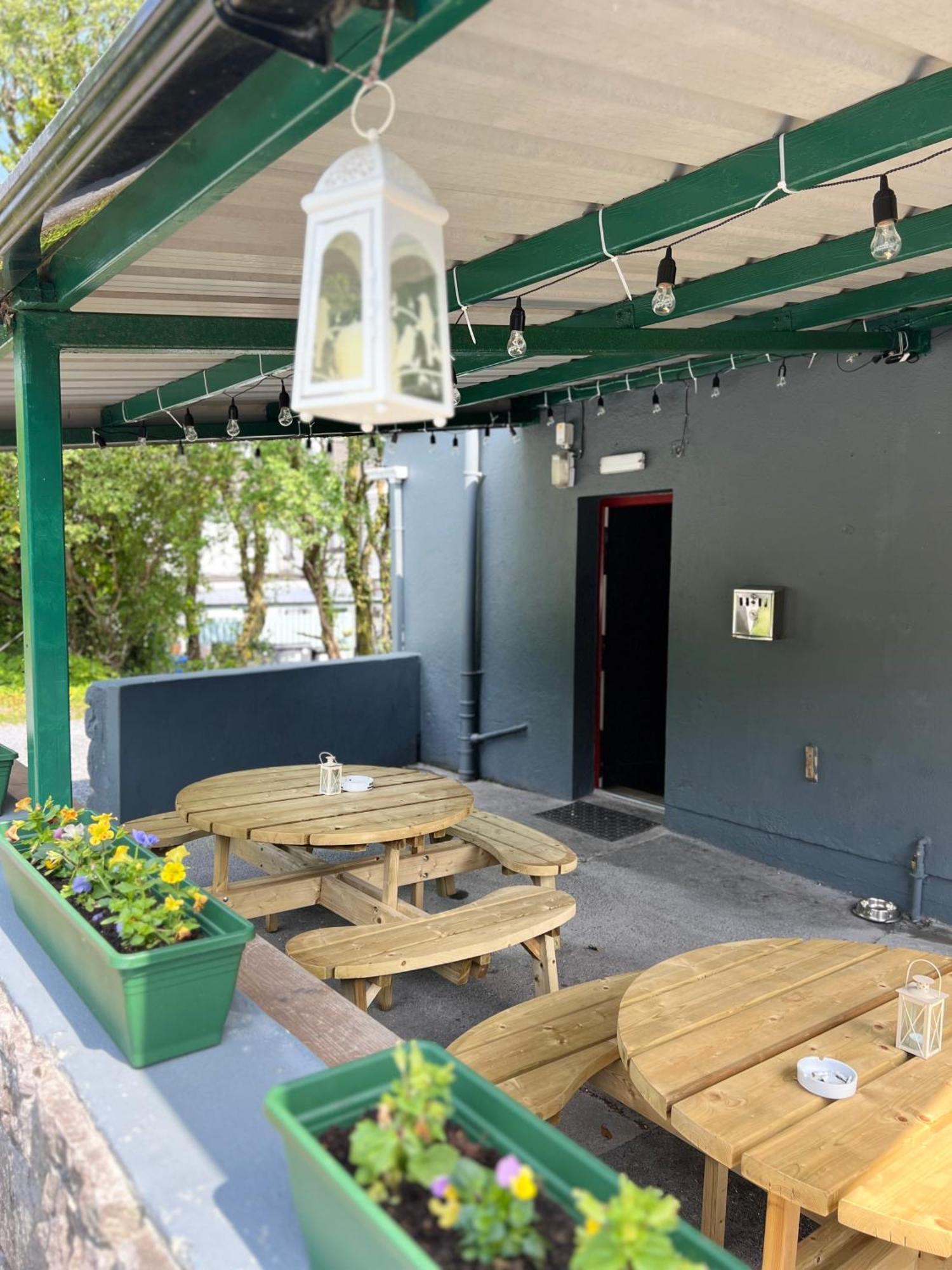 The Coach House Inn Moycullen Esterno foto