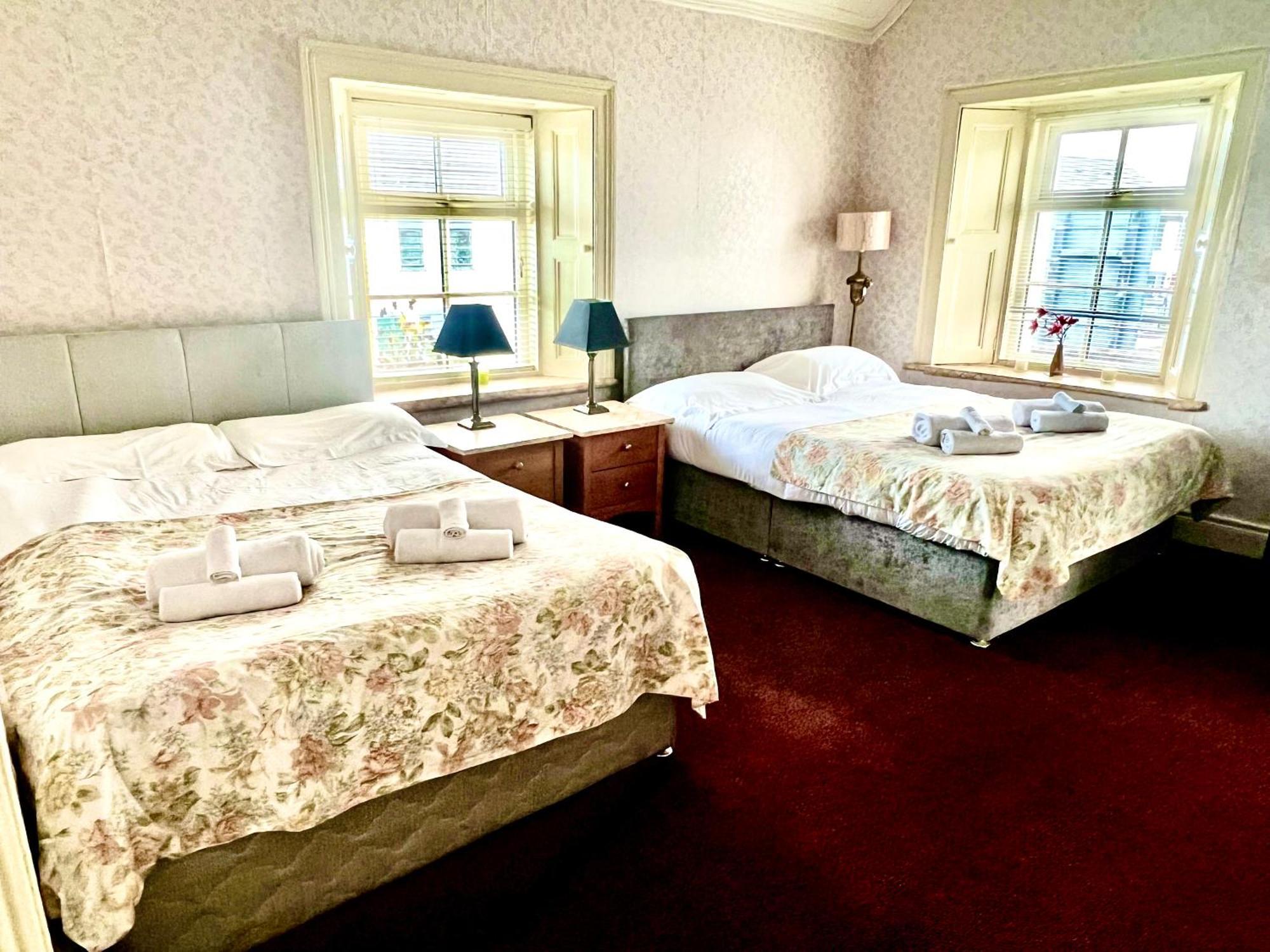 The Coach House Inn Moycullen Esterno foto