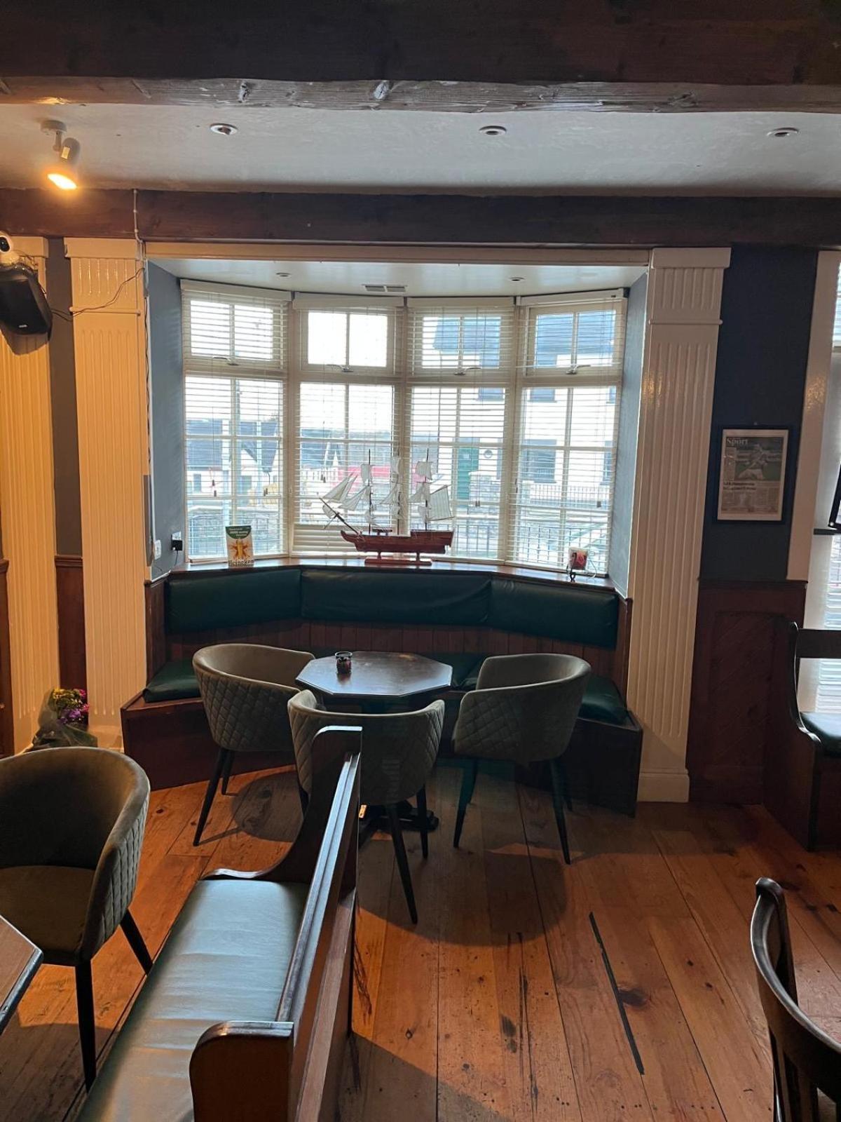 The Coach House Inn Moycullen Esterno foto