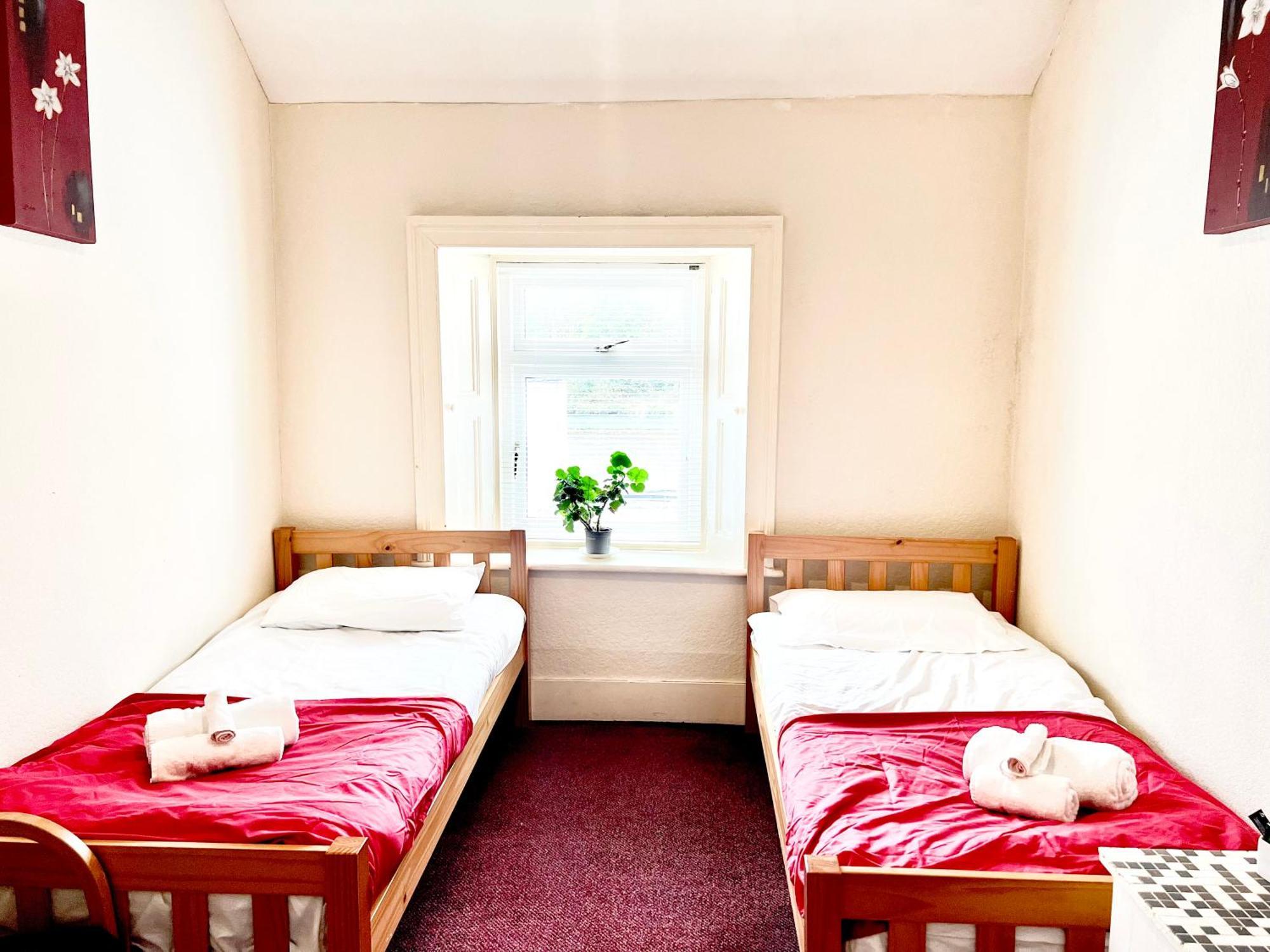 The Coach House Inn Moycullen Esterno foto